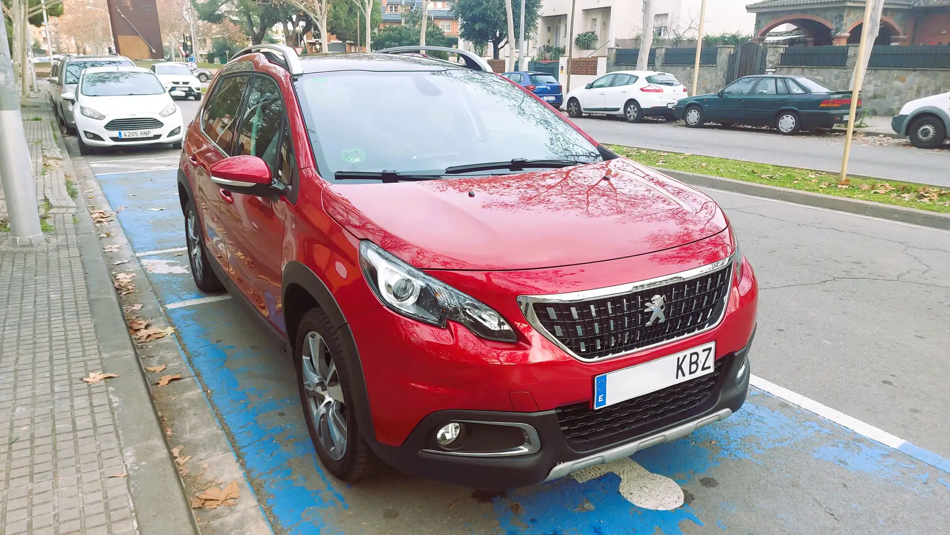 Peugeot 2008 1.2 PureTech 110 Allure S&S Burdeos - 2