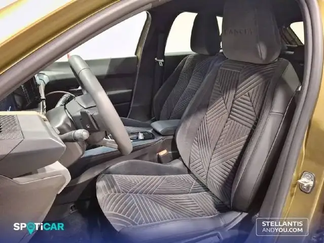 Lancia Ypsilon view 9