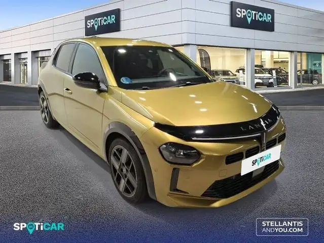 Lancia Ypsilon view 3