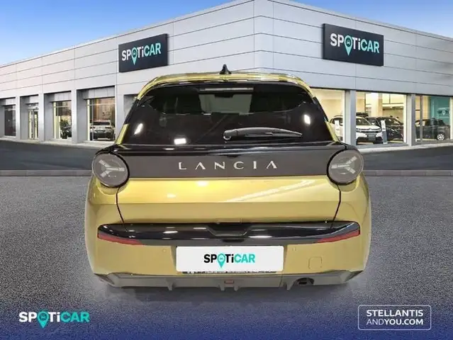 Lancia Ypsilon view 7