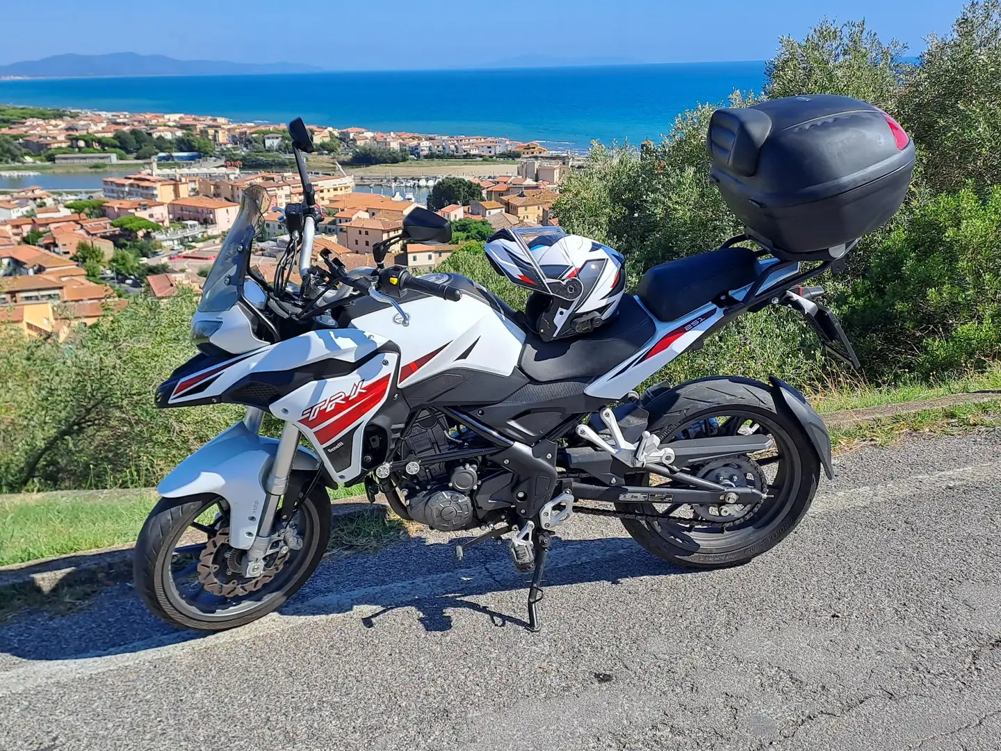 Benelli TRK 251 Piros - 1