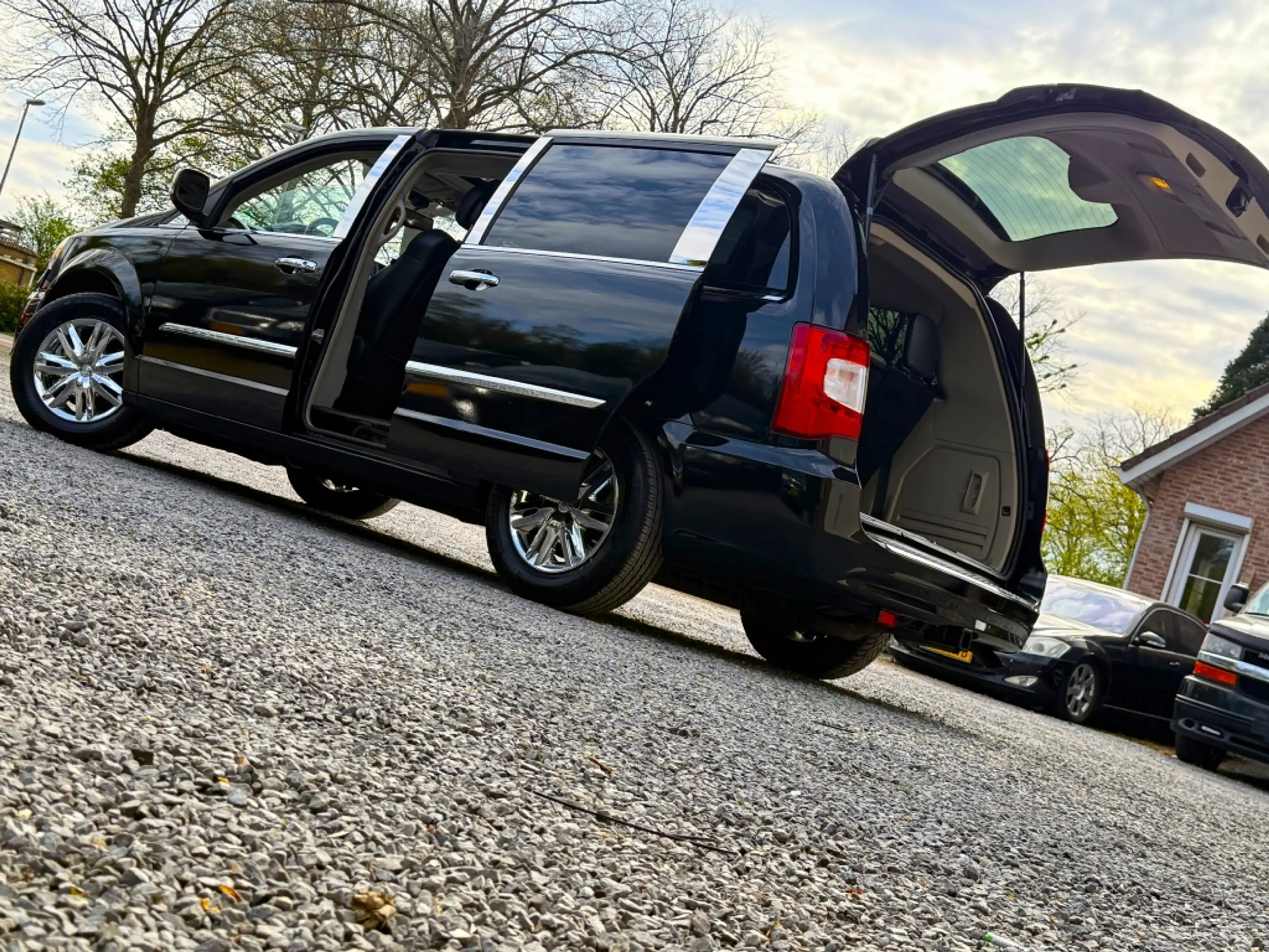 Chrysler Grand Voyager 3.6 V6 LTD PLATINUM Bj.2015 OPEN-DAK 3xTV/DVD/BLU- — photo 8