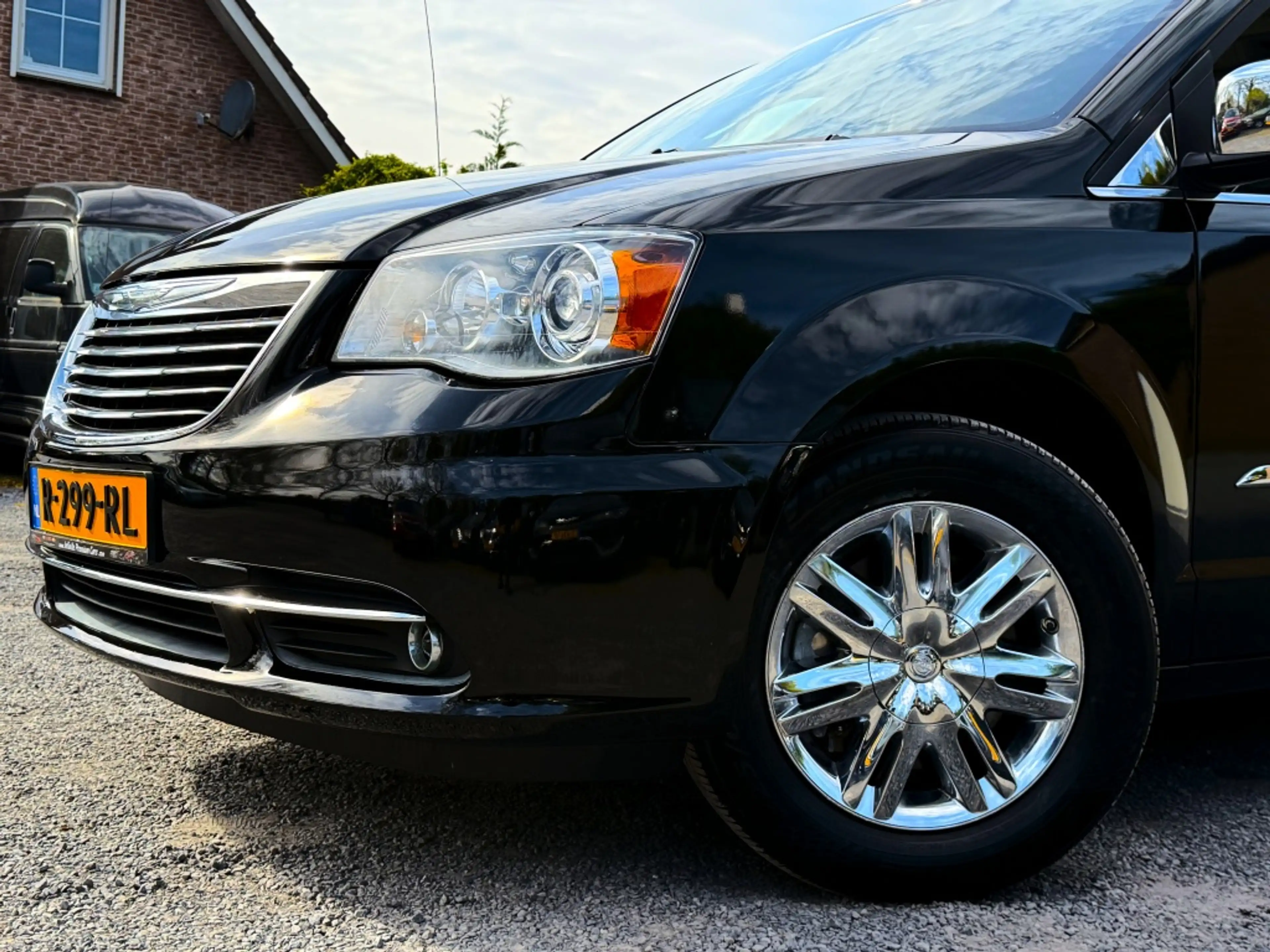 Chrysler Grand Voyager 3.6 V6 LTD PLATINUM Bj.2015 OPEN-DAK 3xTV/DVD/BLU- — photo 14