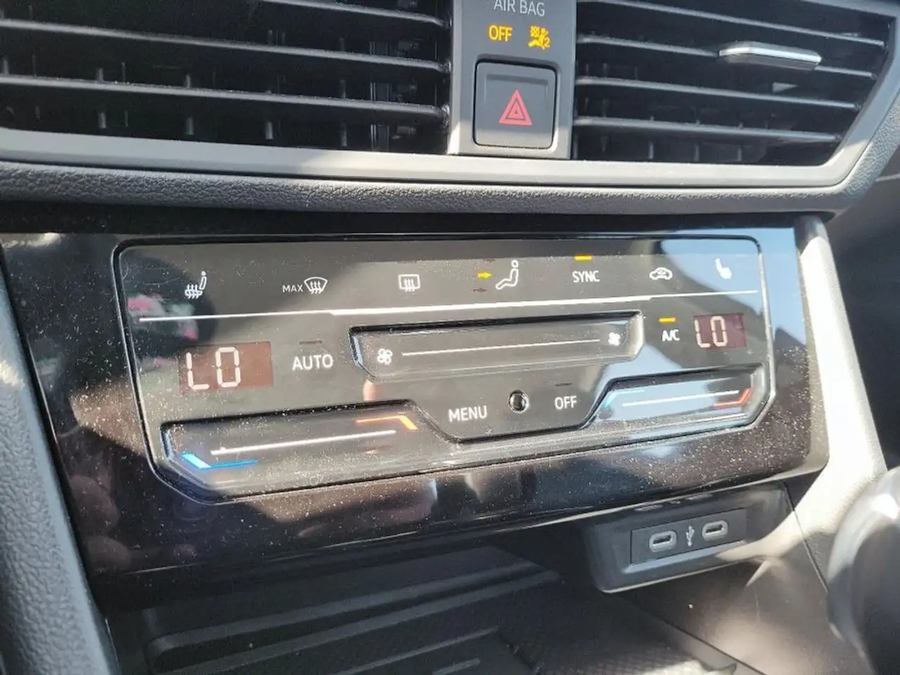 Volkswagen Jetta снимка Volkswagen Jetta