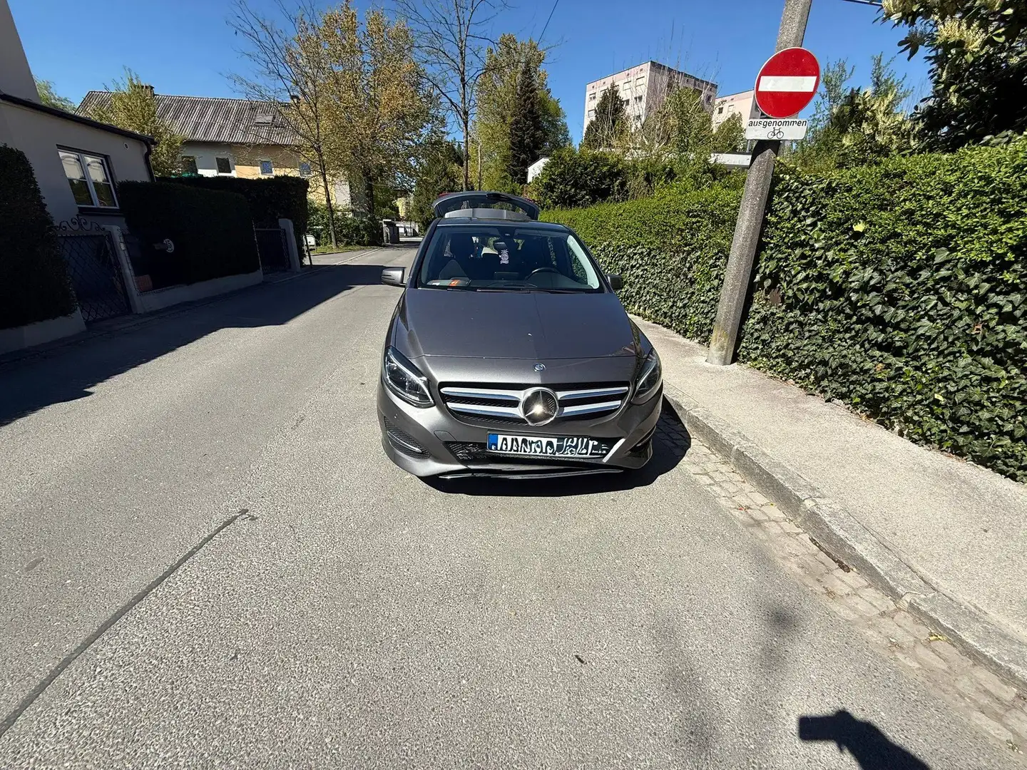 Mercedes-Benz B 180 B 180 d Grau - 2