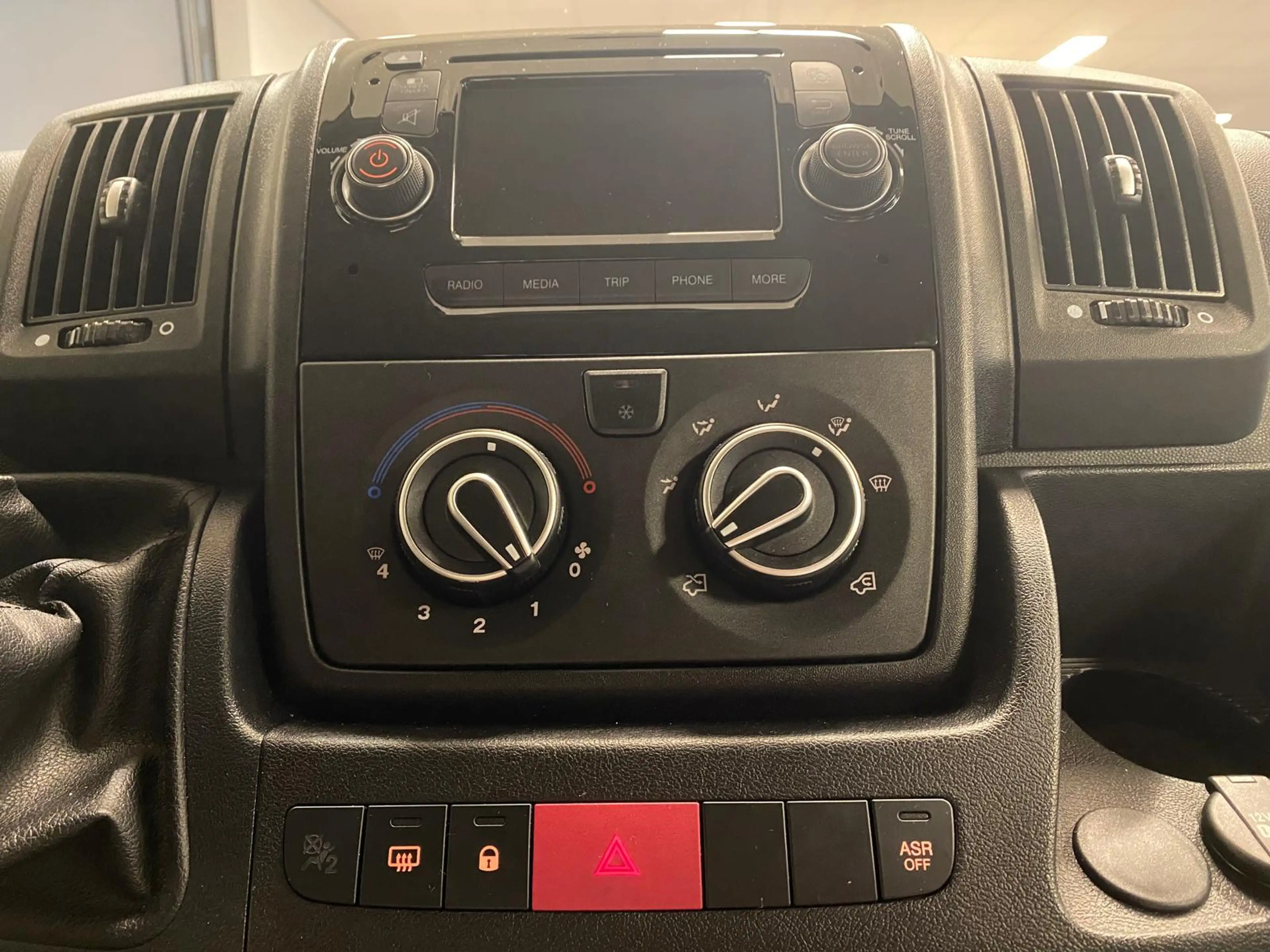 Peugeot Boxer 2.0 HDI 96KW — photo 19