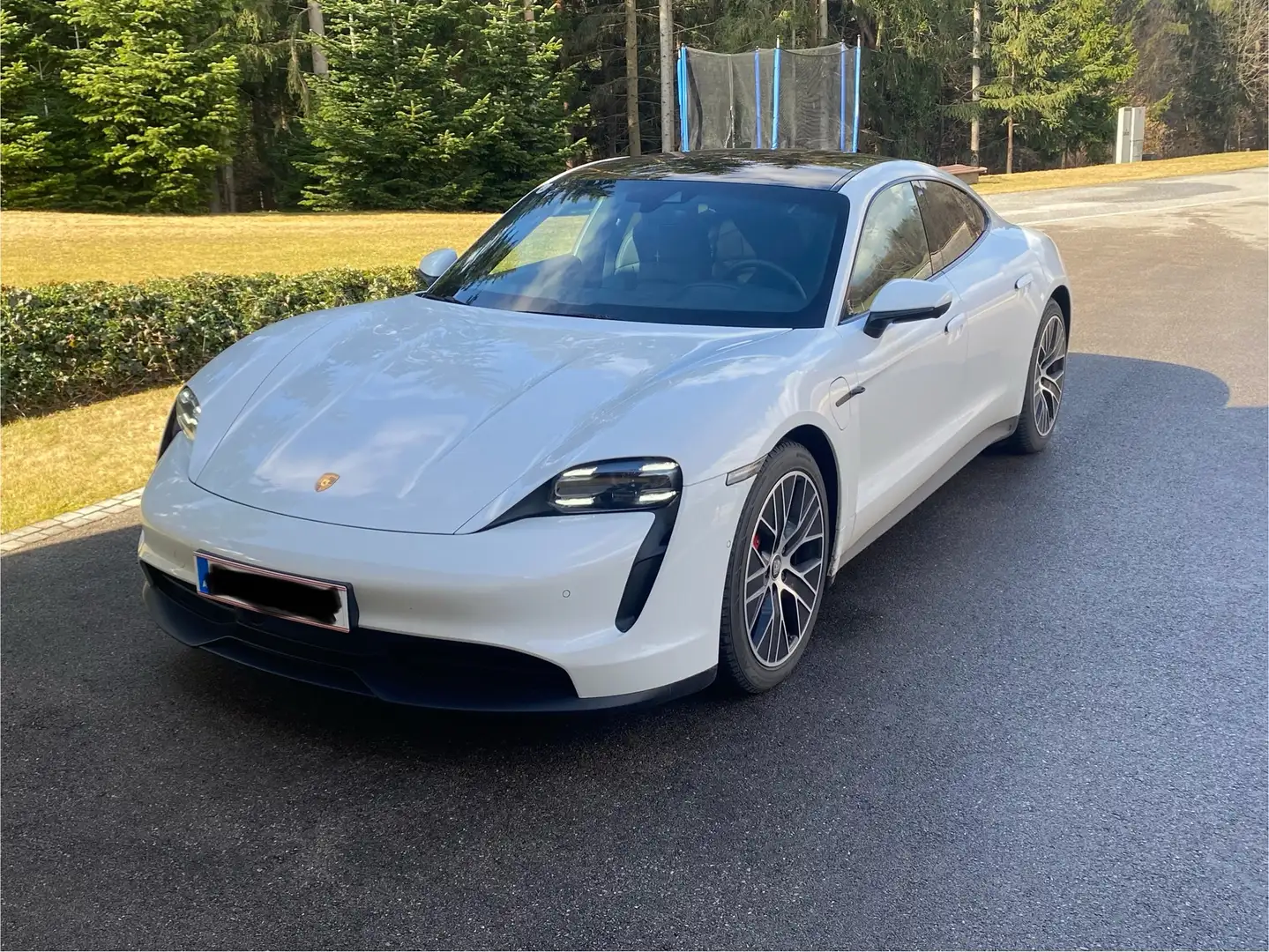 Porsche Taycan 4S 83 kW Weiß - 2