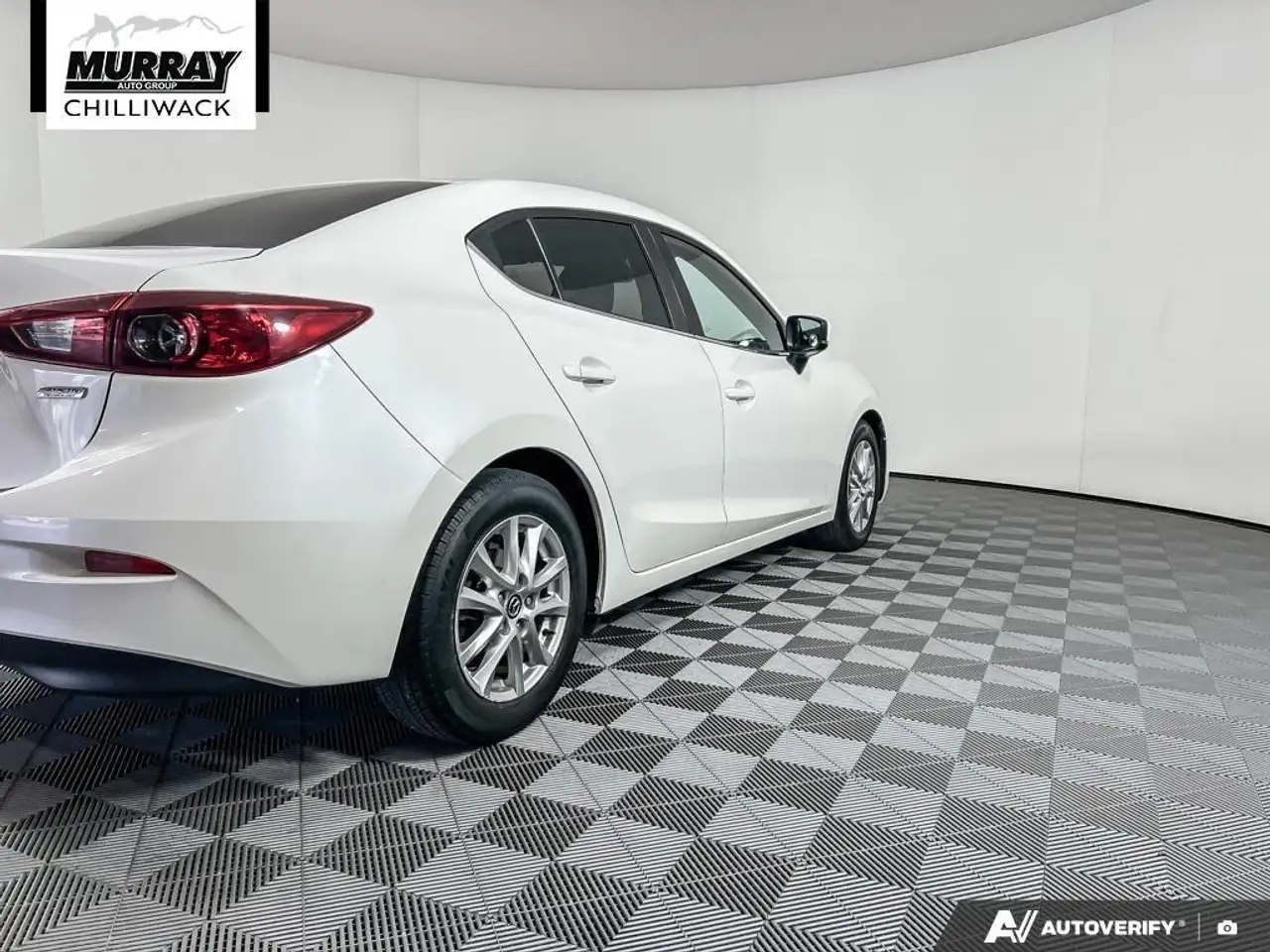 Mazda 3 снимка Mazda 3