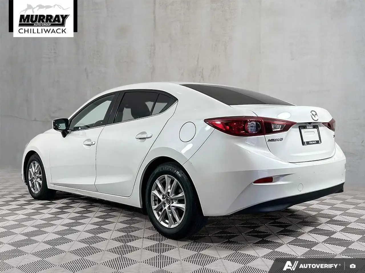 Mazda 3 снимка Mazda 3