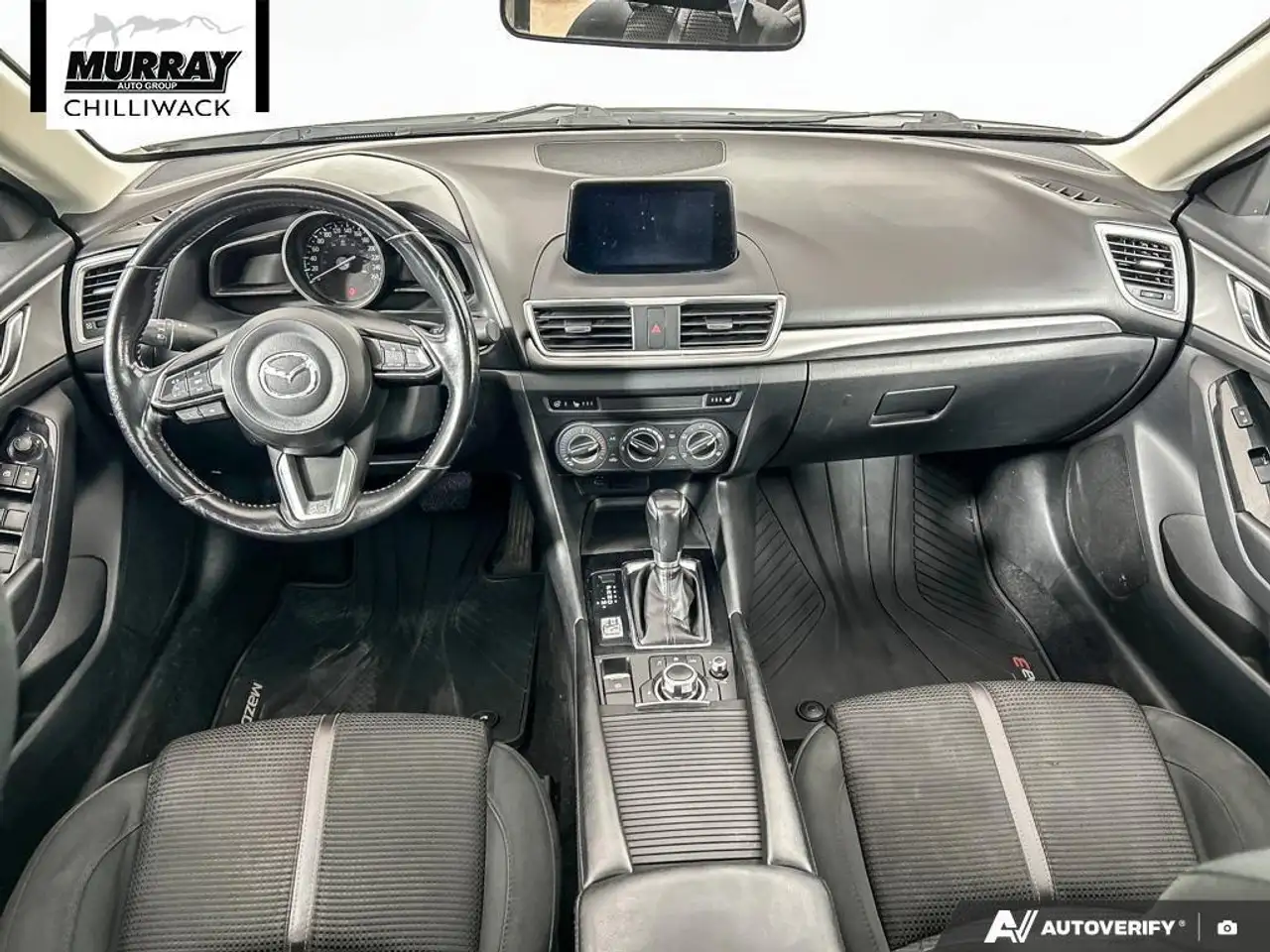 Mazda 3 снимка Mazda 3