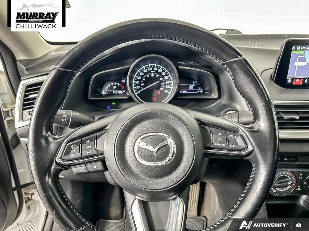 Mazda 3 снимка Mazda 3