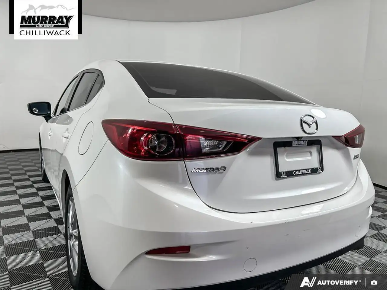 Mazda 3 снимка Mazda 3
