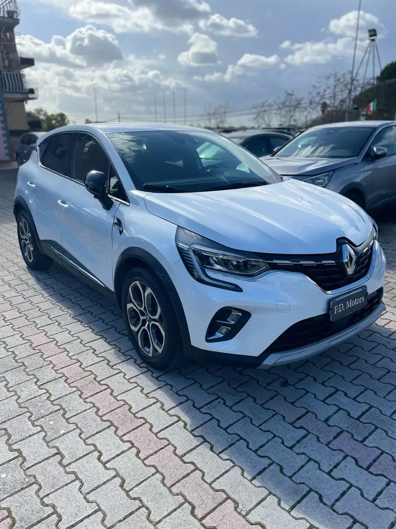 Renault Captur Plug-in Hybrid - 1