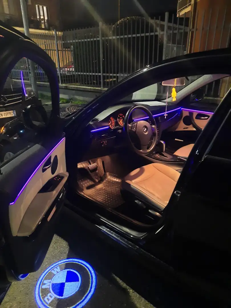 BMW 318 318d Touring 2.0 Futura c/pelle 143cv - 1