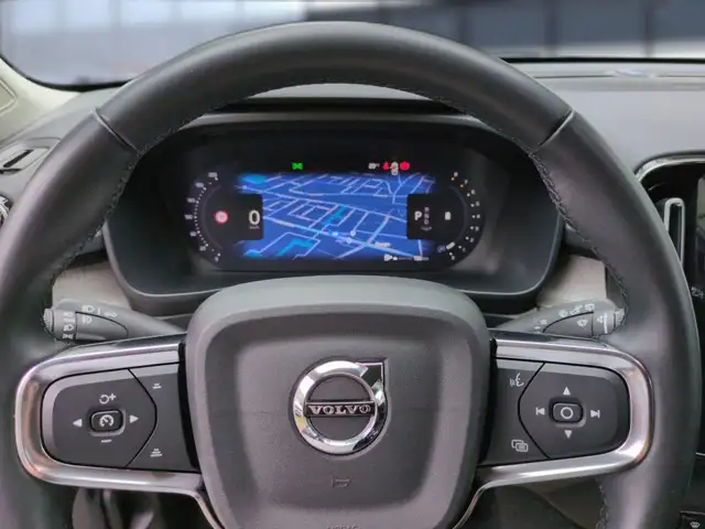 Volvo XC40 view 15