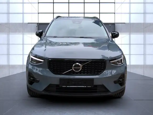 Volvo XC40 view 9
