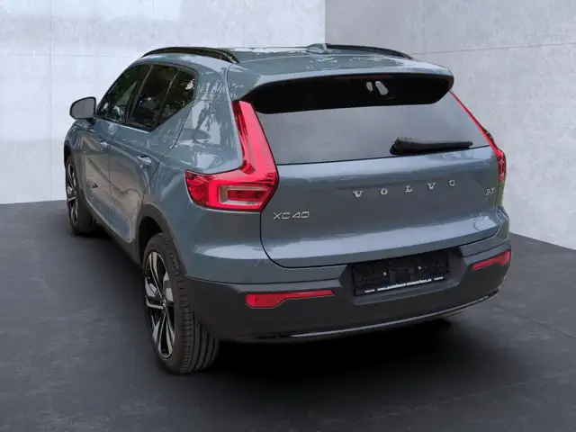 Volvo XC40 view 5