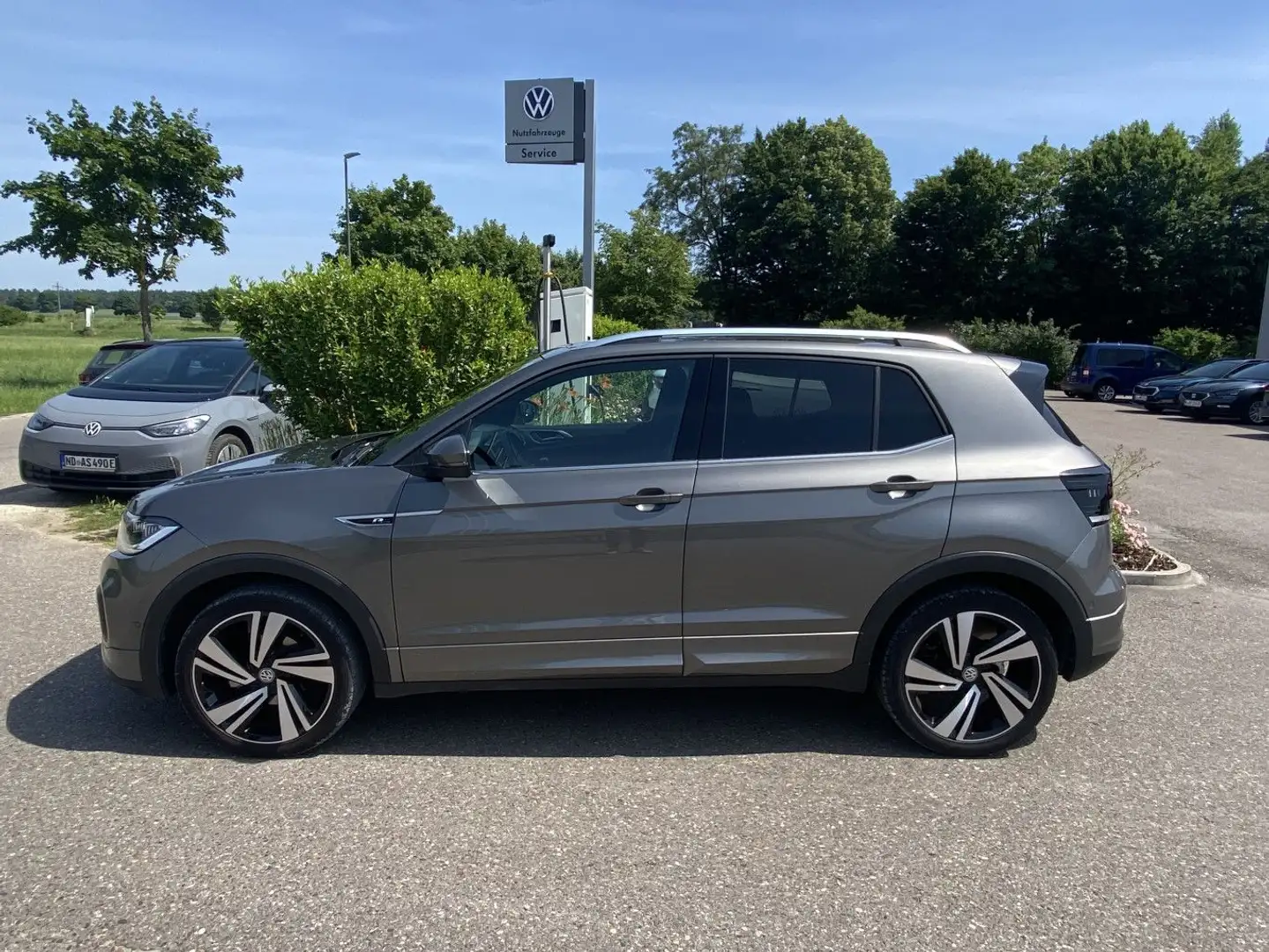 Volkswagen T-Cross 1.5 TSI DSG R-Line 18"+NAVI+LED+PARKASSI Grau - 2