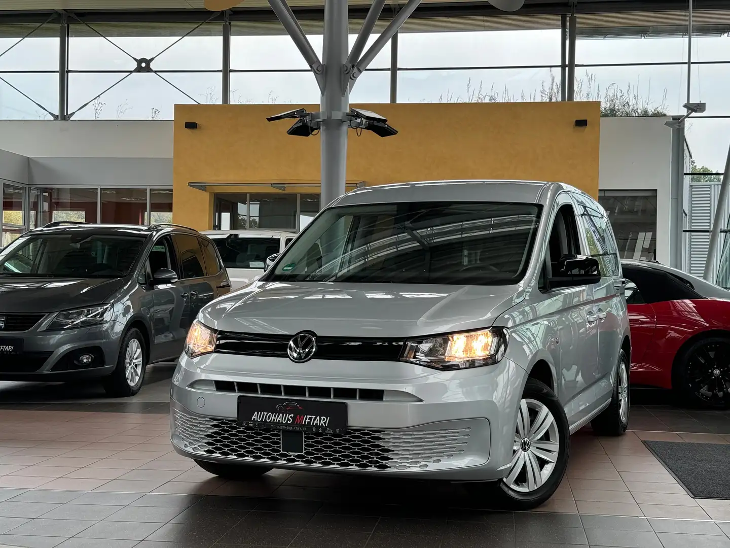 Volkswagen Caddy 2.0 TDI PDC Climatronic ErgoComfort Grau - 1