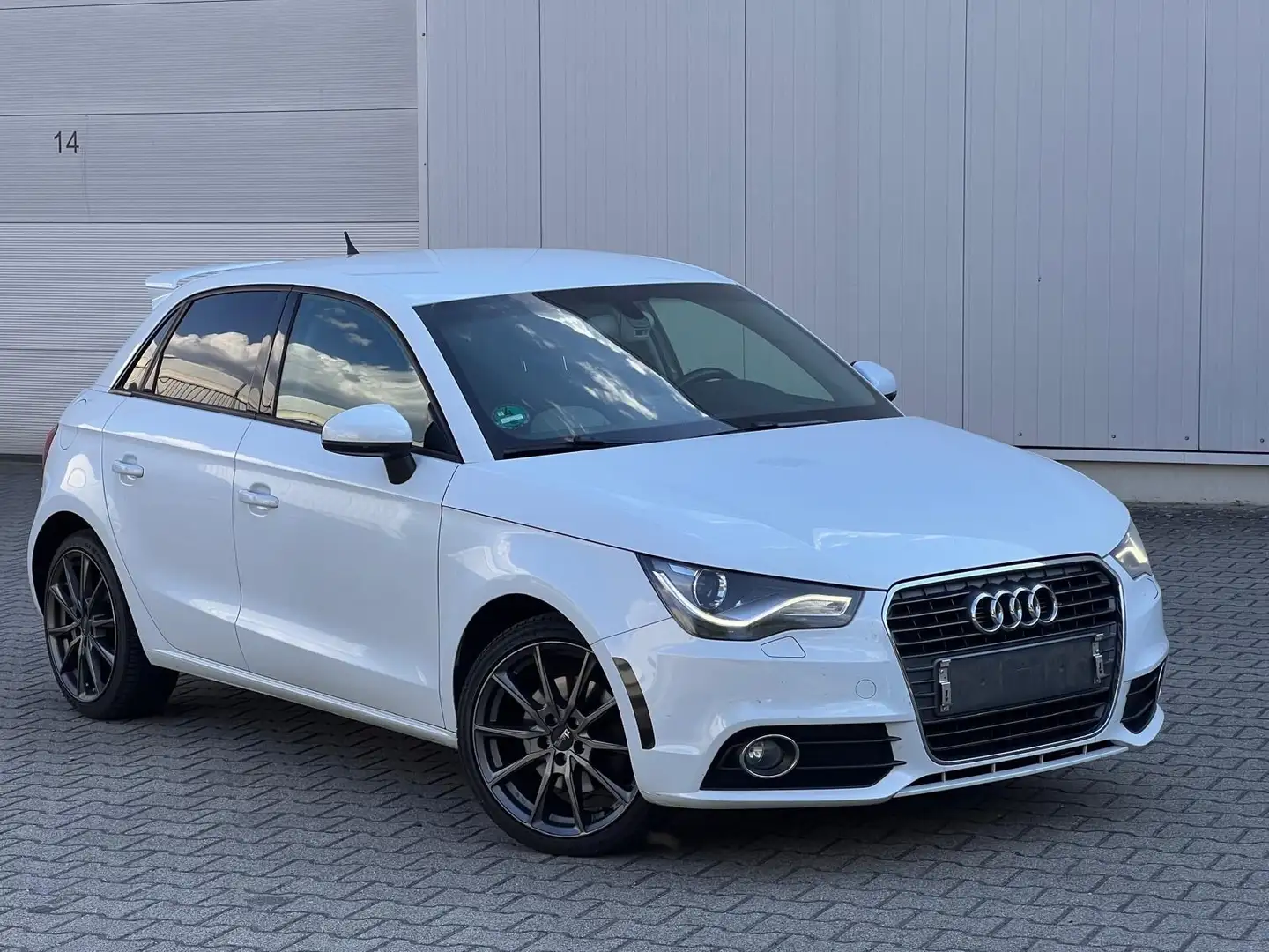 Audi A1 Sportback ambition Xenon Tempomat Navi Wit - 1