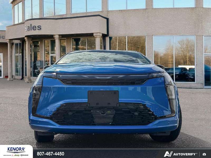 2027 Chrysler Pacifica SELECT — photo 1