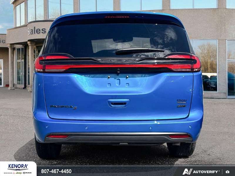 2027 Chrysler Pacifica SELECT — photo 1