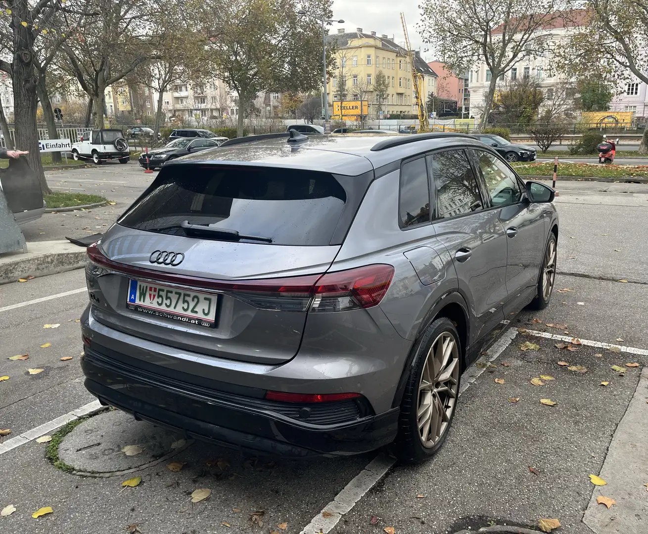 Audi Q4 e-tron 40 150kW 82kWh Grau - 2