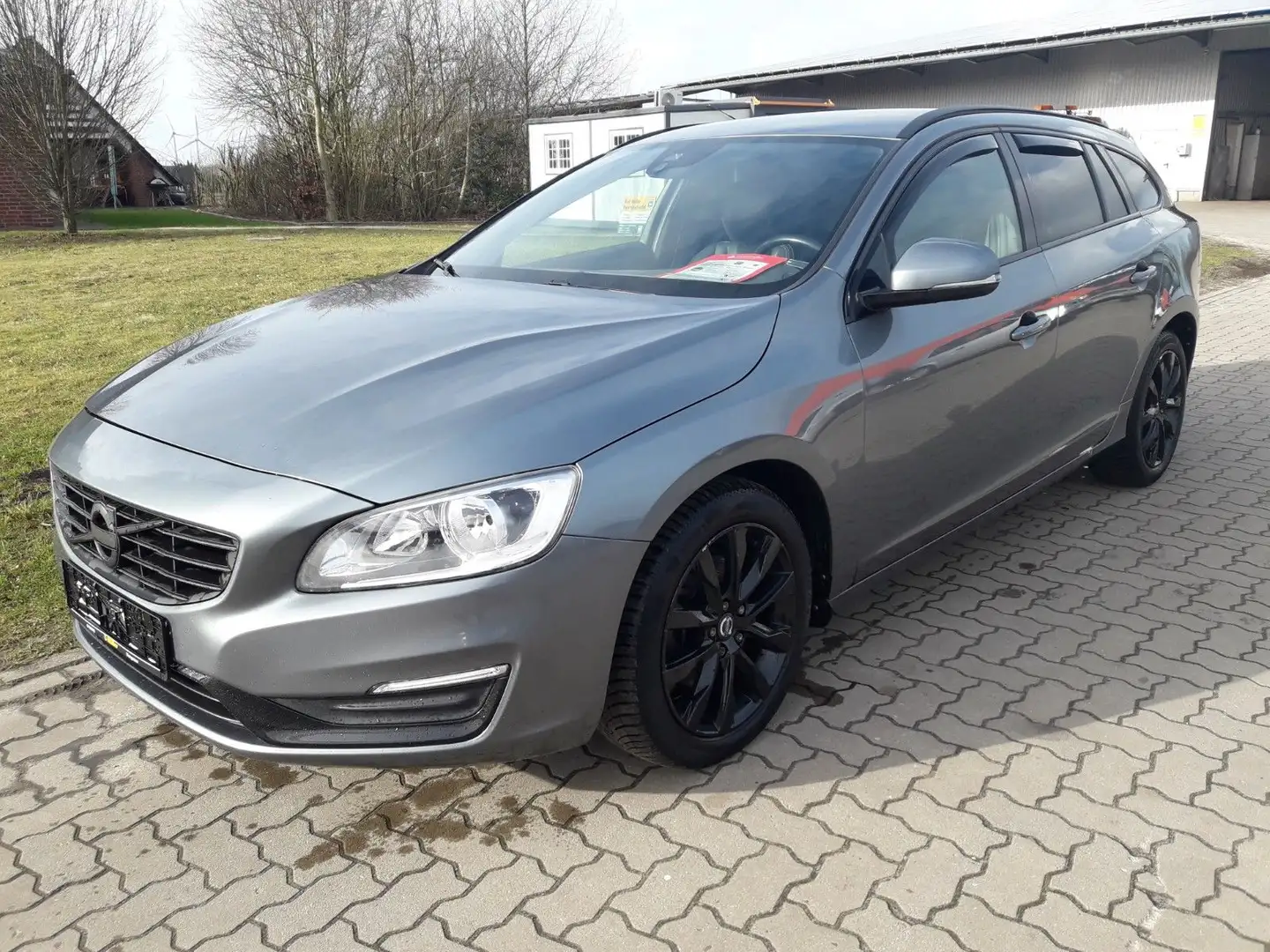 Volvo V60 Kombi Linje Svart 2,0 D - Schalter +Navi+++ Grau - 2