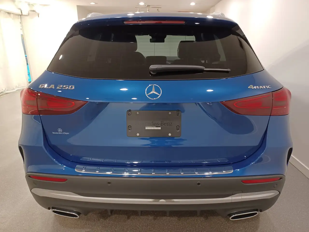 Mercedes-Benz GLA снимка Mercedes-Benz GLA