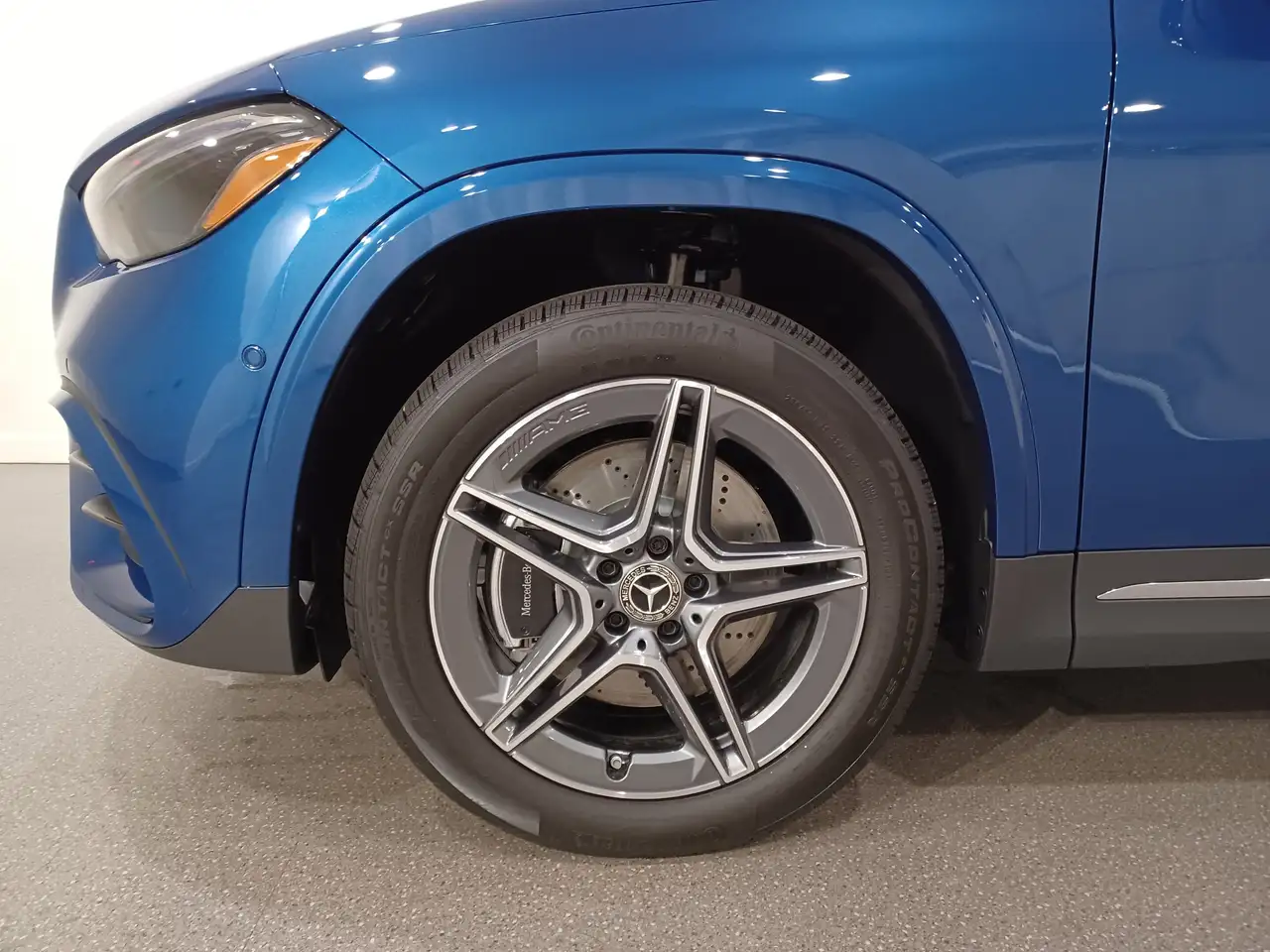 Mercedes-Benz GLA снимка Mercedes-Benz GLA