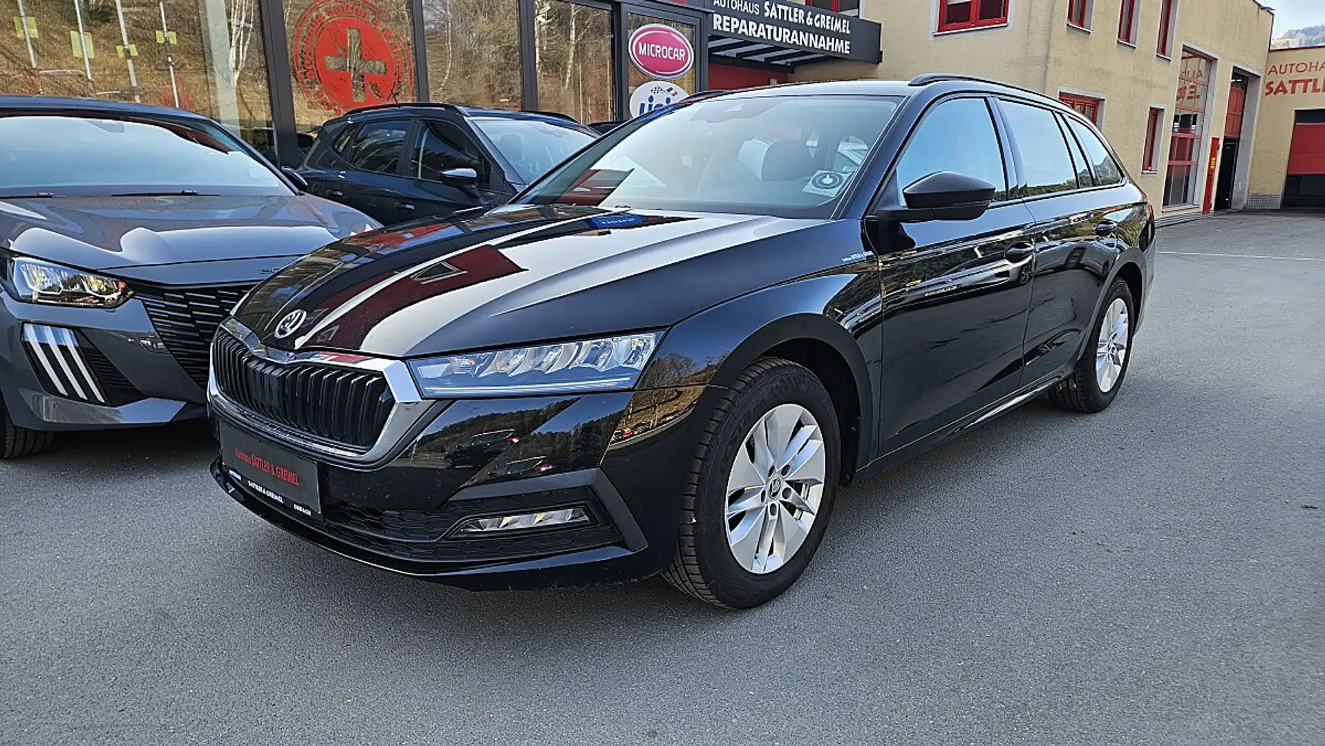 Skoda Octavia 2,0 TDI Ambition Schwarz - 1