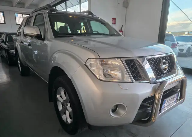 Nissan Navara Navara II 2010 2.5 dci d.cab LE PLUS