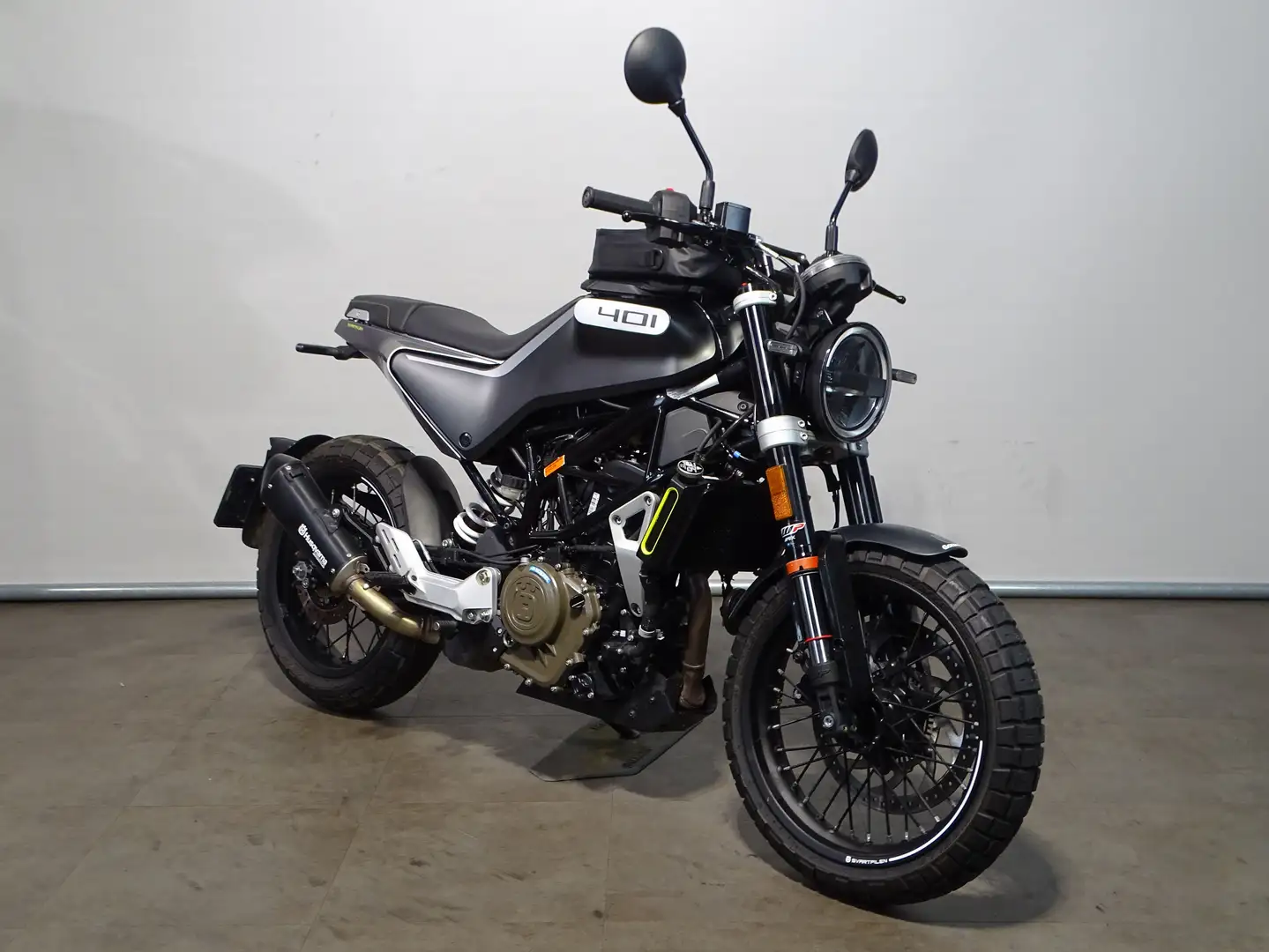 Husqvarna Svartpilen 401 Zwart - 2