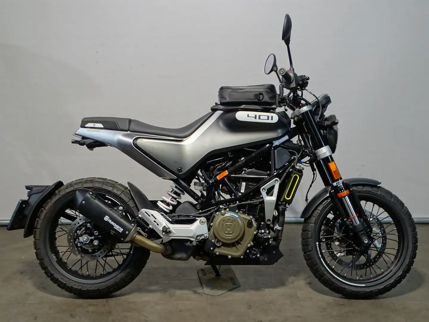 Husqvarna Svartpilen 401 Zwart - 1