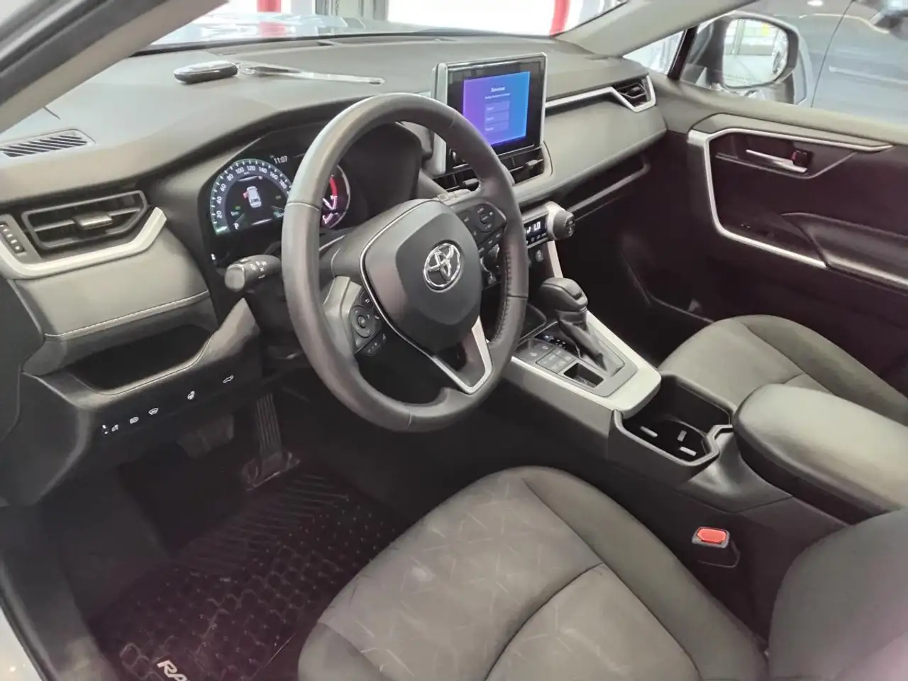 Toyota RAV 4 снимка Toyota RAV 4