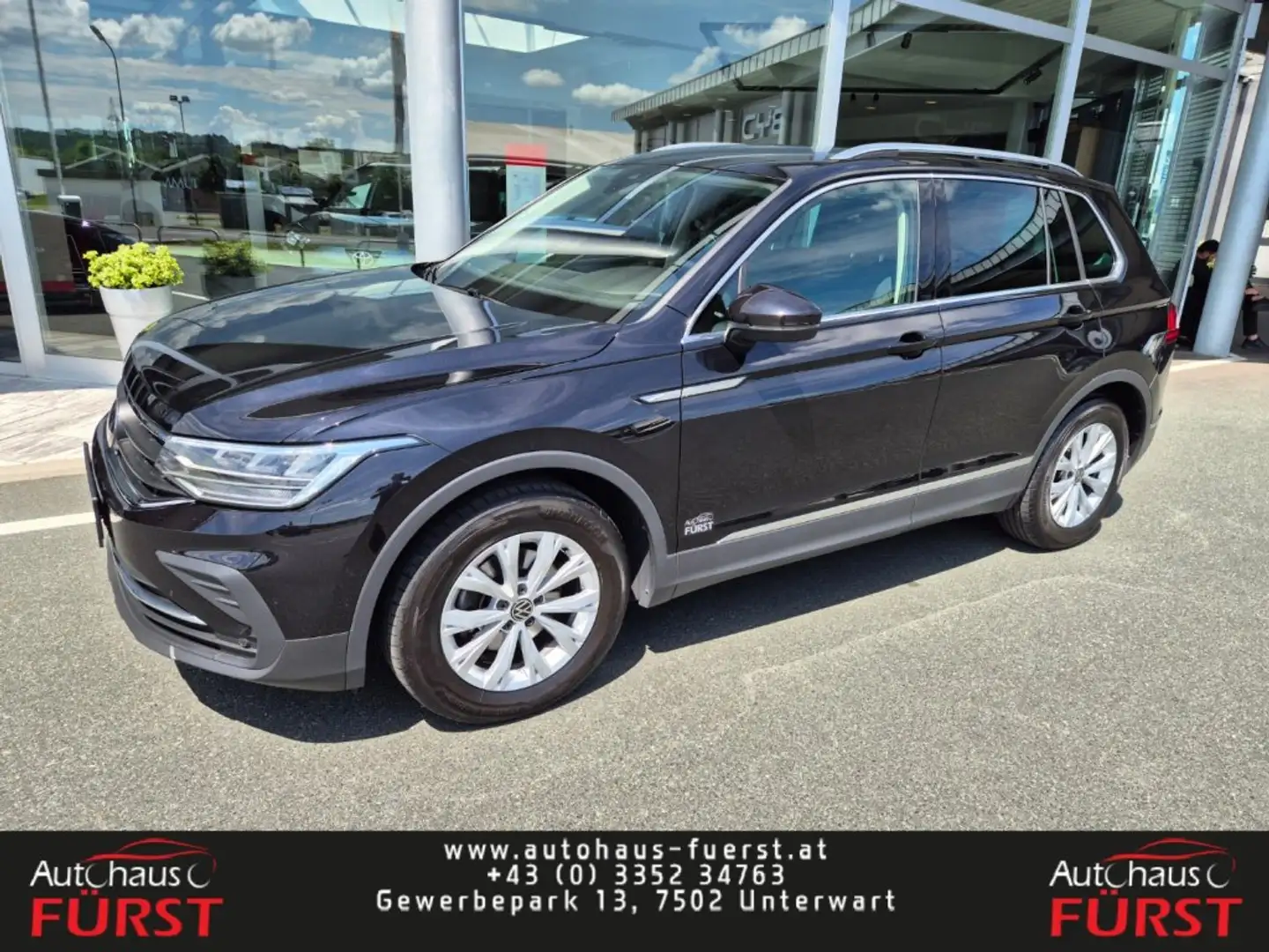 Volkswagen Tiguan 1,5 TSI ACT Life DSG *8 Fach* Schwarz - 1