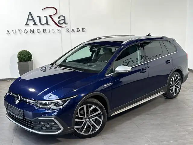 Volkswagen Golf view 2