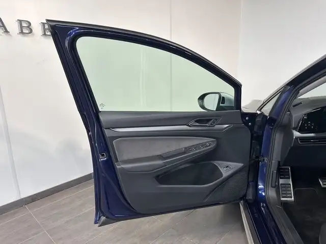 Volkswagen Golf view 6