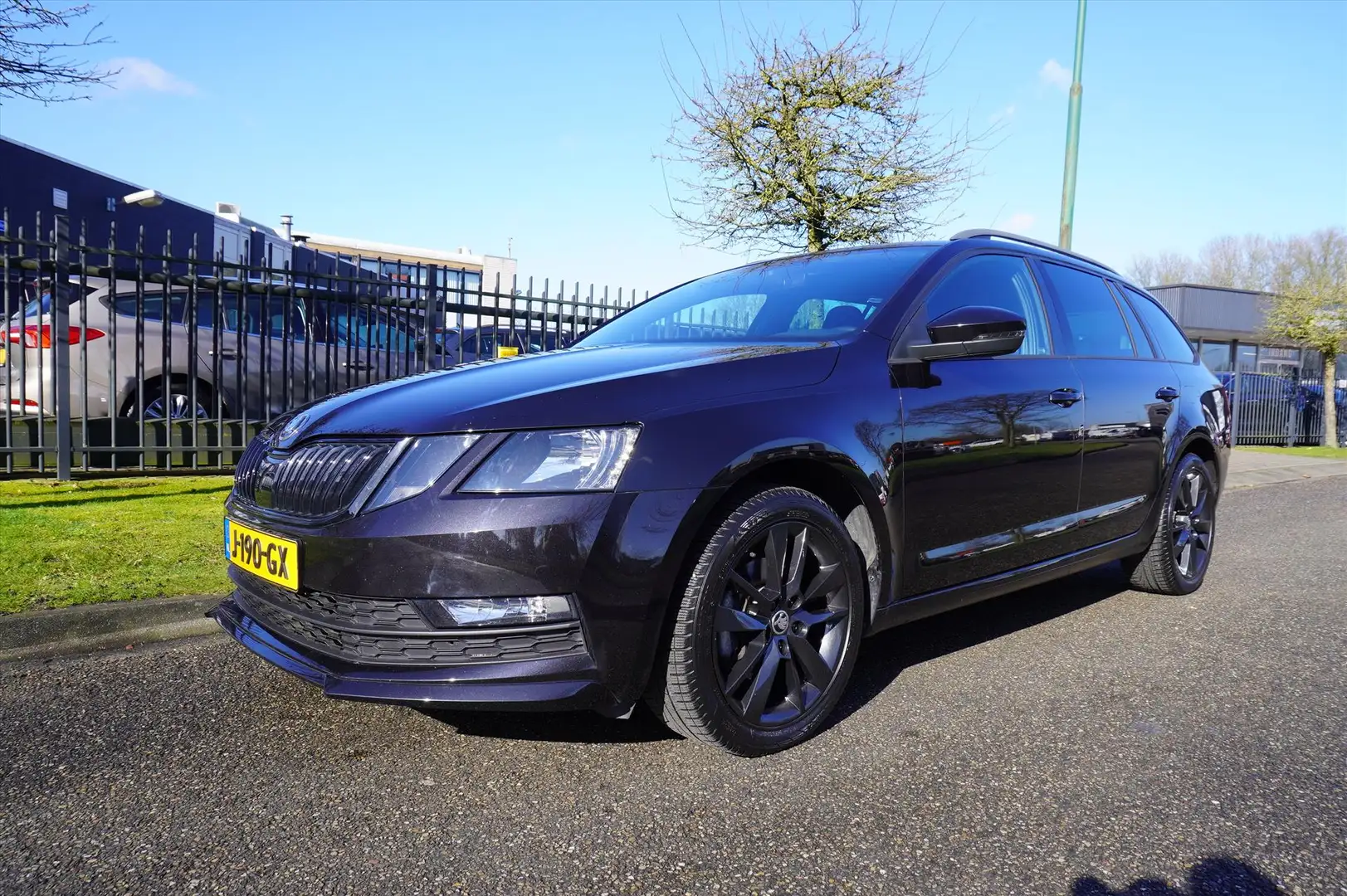Skoda Octavia Combi 1.5 TSI 150pk DSG-7 Sport Business Edition T Negro - 1