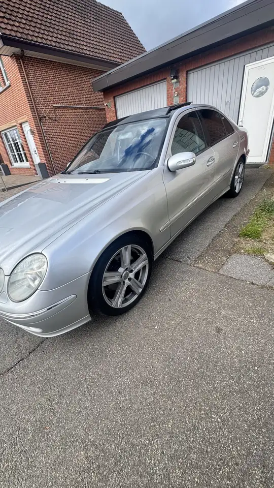 Mercedes-Benz E 220