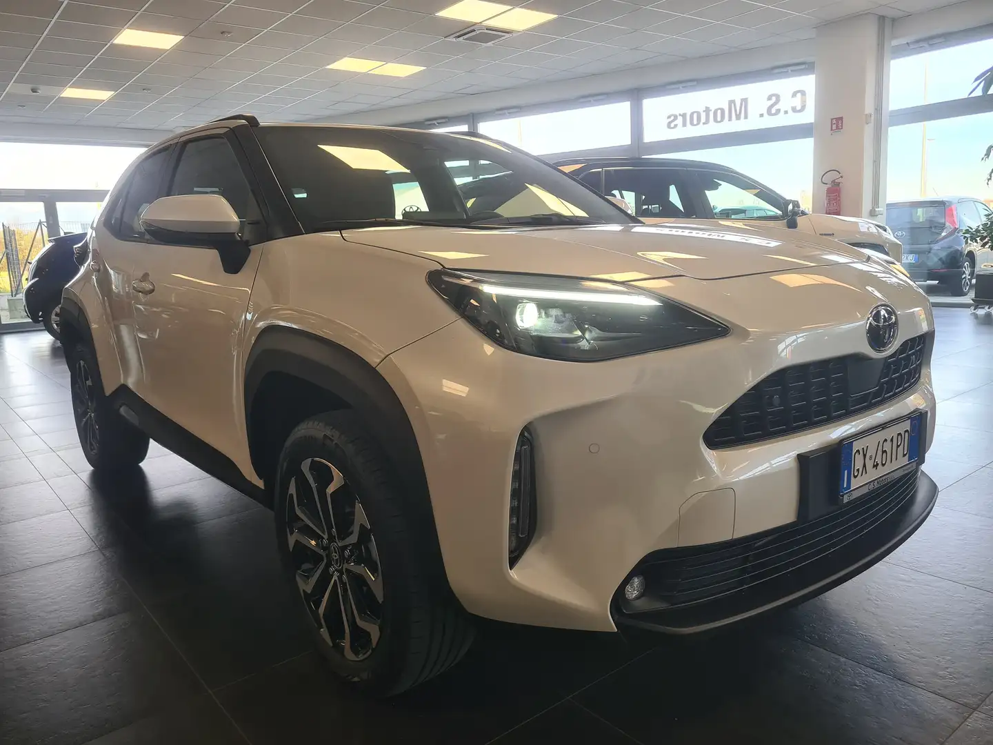 Toyota Yaris Yaris Cross Cross 1.5h Trend fwd 116cv e-cvt Blanco - 2