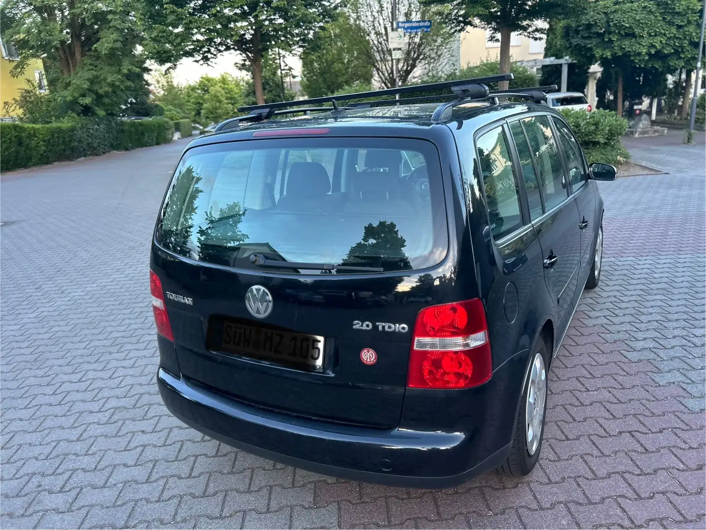 Volkswagen Touran 2.0 TDI Goal Navi 6 Gänge Noir - 2