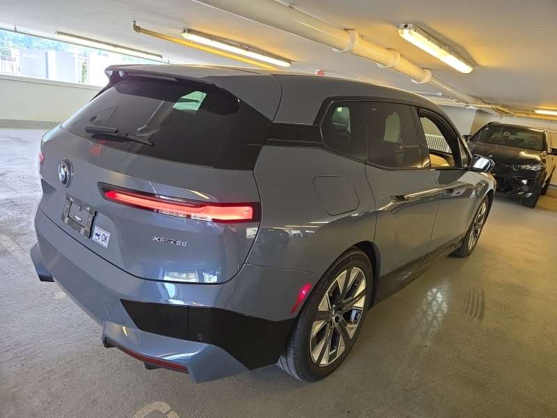 2023 BMW iX