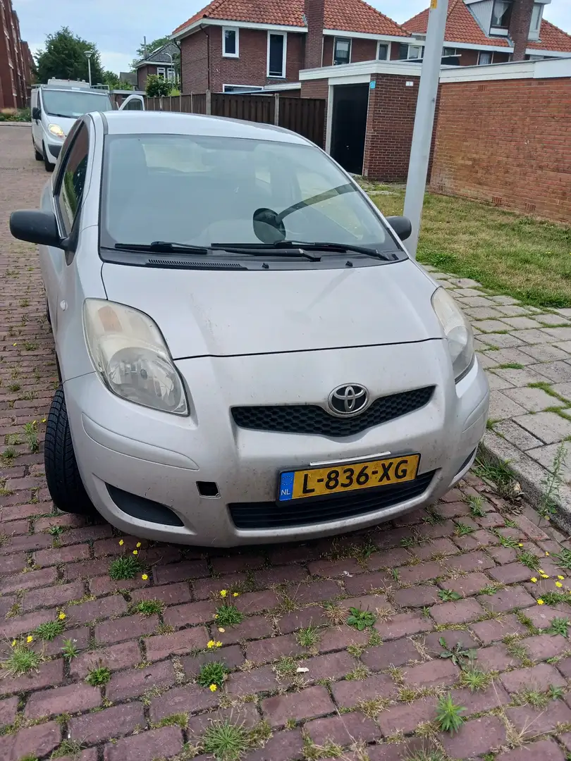 Toyota Yaris 1.0 VVTi Cool Grijs - 2