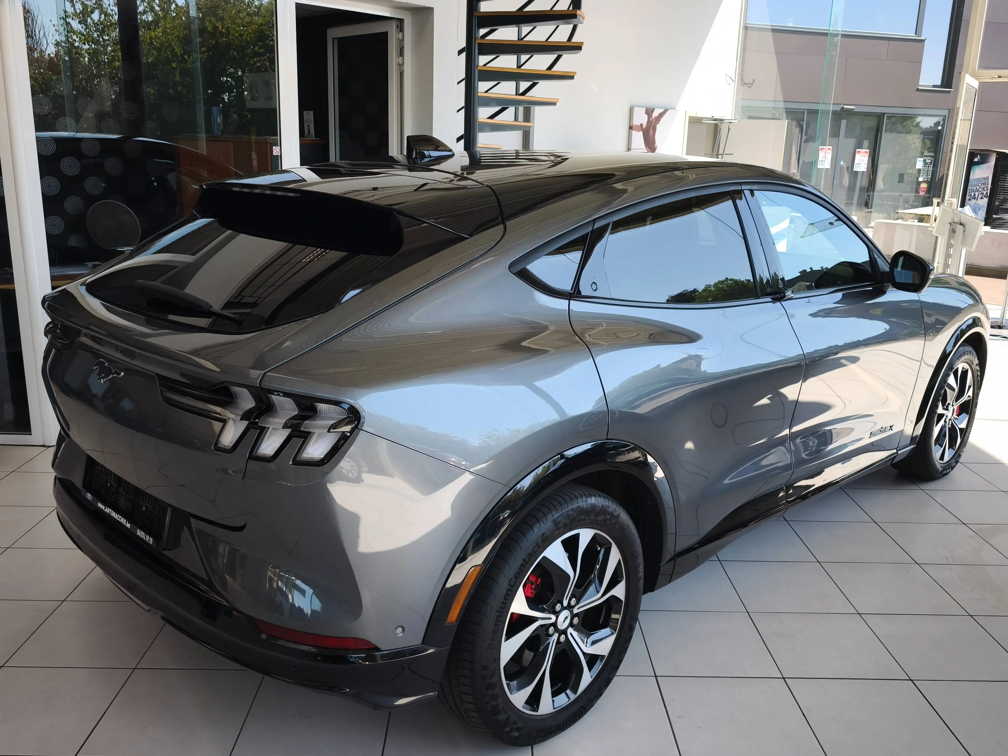 Ford Mustang Mach-E Mustang Mach-E 99 kWh RWD Premium Extended Range — photo 3