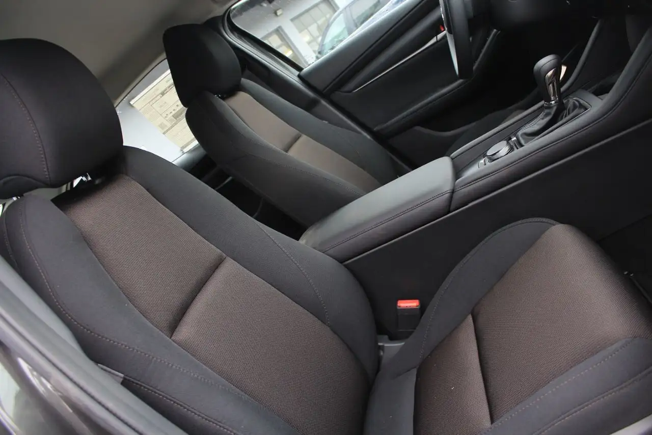 Mazda 3 снимка Mazda 3