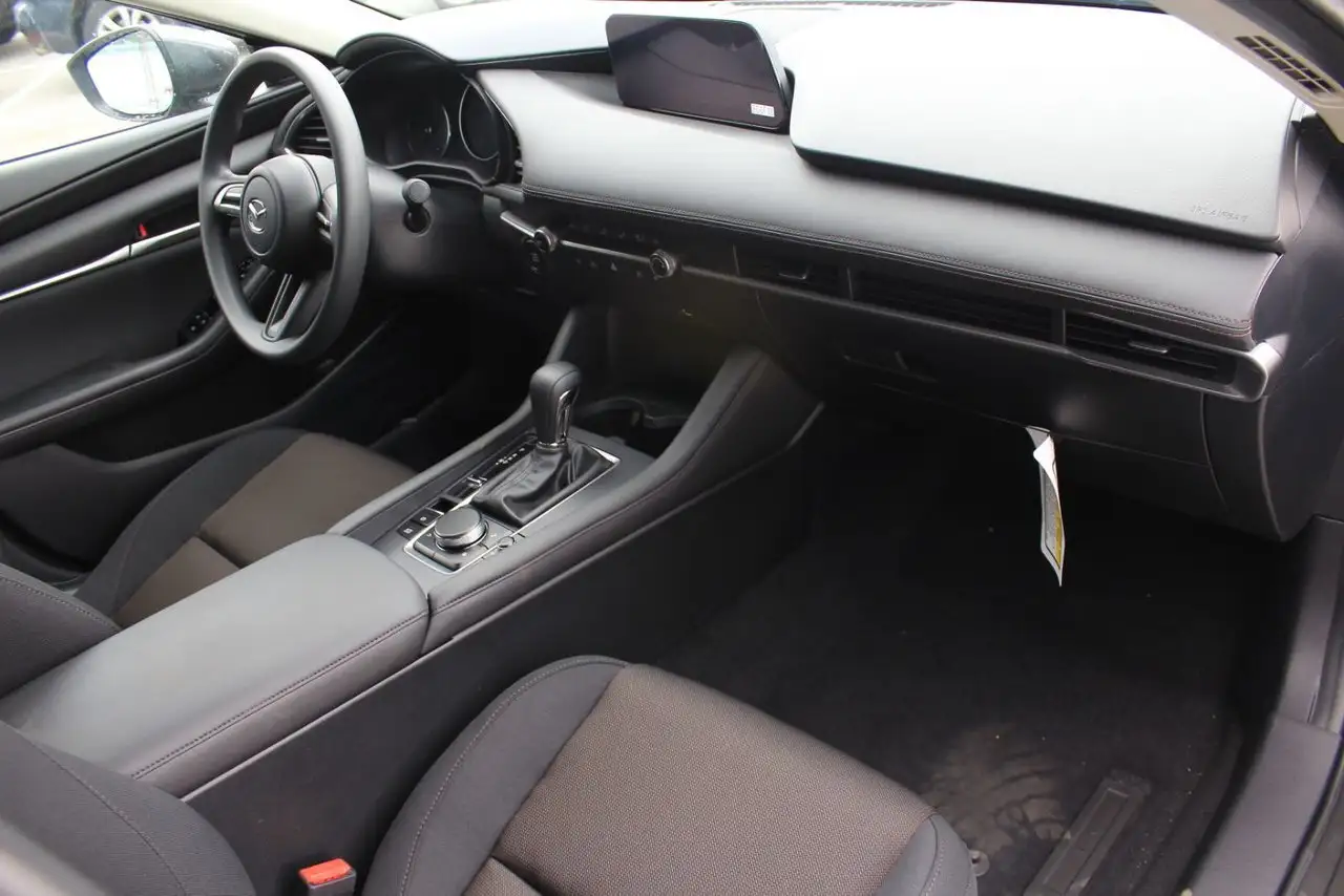 Mazda 3 снимка Mazda 3