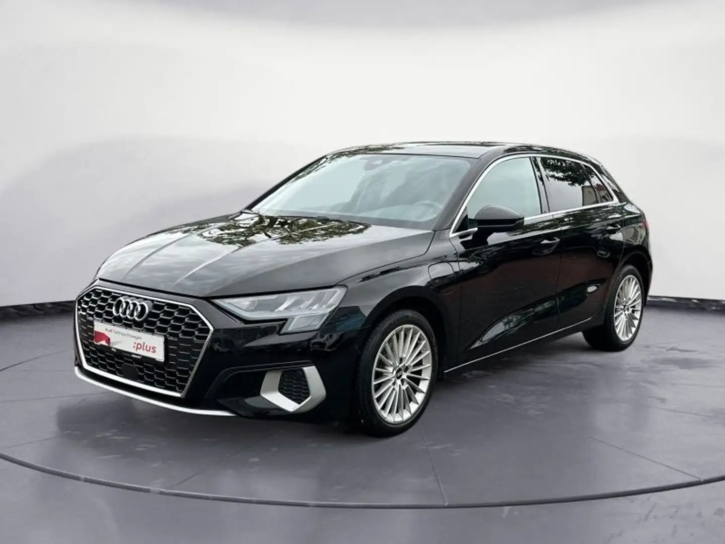 Audi A3 40 TFSIe advanced LED/Pano/Navi/Kam Schwarz - 2