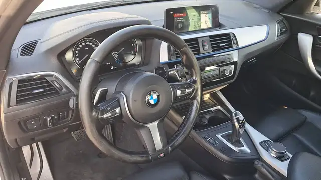 BMW 1 Series view 8