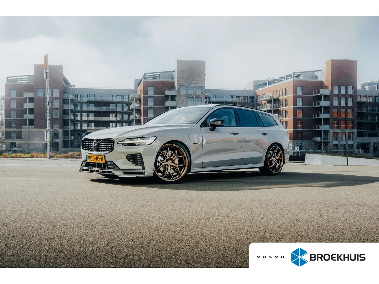 Volvo V60 HEICO UITVOERING | VOSSEN 21" VELGEN | BOWERS & WI Šedá - 1